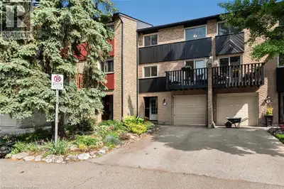 This beautiful West Hamilton Townhome has been completely renovated from top to bottom! The renovati...