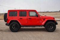 RADIO: UCONNECT 4C NAV W/8.4 DISPLAY,TRANSMISSION: 8-SPEED AUTOMATIC -inc: Tip Start Dana M200 Rear... (image 4)
