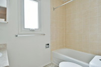 Spacious Garden Homes in West Ottawa Dreaming of a relaxed lifestyle? South Centrepointe Garden Home... (image 6)