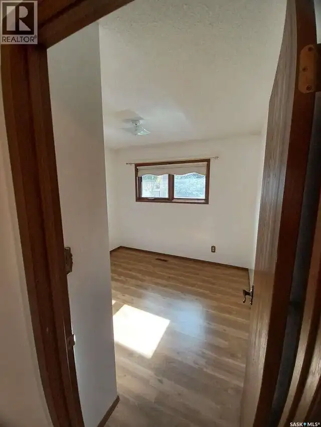 113 5th AVENUE Gravelbourg, Saskatchewan in Houses for Sale in Moose Jaw - Image 17