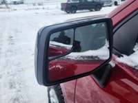 5.3L V8 | Z71 OFF ROAD PACKAGE | HEATED FRONT BUCKET SEATS | HEATED STEERING WHEEL | BOSE | REAR CAM... (image 6)