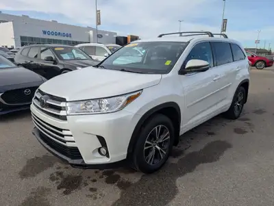 Rear View Camera, Bluetooth, Air Conditioning, Aluminum Wheels, Adaptive Cruise Control! This 2018 T...