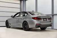 Traction intégrale xDrive/ Brooklyn grey / Premium Essential / Apple Carplay / Navigation / Camera d... (image 4)