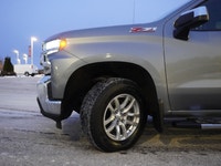 Aluminum Wheels, Apple CarPlay, Android Auto, Touch Screen, EZ-Lift Tailgate! This 2020 Chevrolet Si... (image 6)