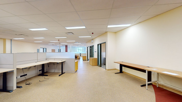 Local Commercial/Bureaux à louer - Jonquière - À partir de 800 p dans Espaces commerciaux et bureaux à louer  à Saguenay - Image 3