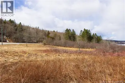 This 5 acre parcel is located in the heart of Kingston. Beautiful sunset and water views down Kingst...