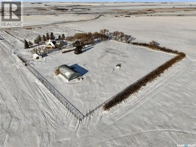 Lazy S Acreage Montrose Rm No. 315, Saskatchewan in Houses for Sale in Saskatoon - Image 4