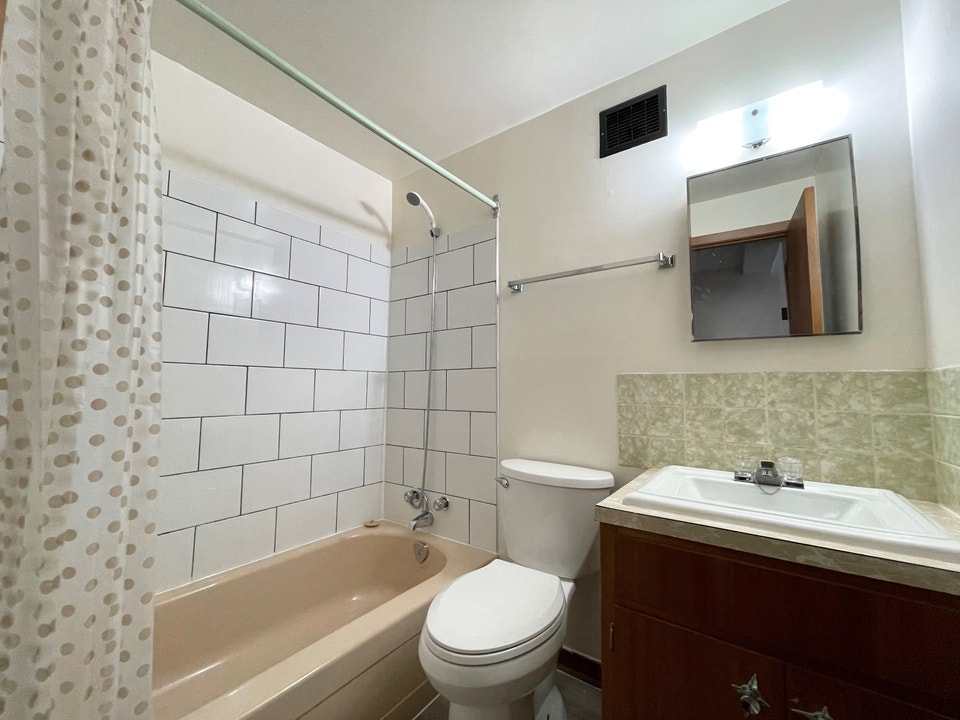 Graceland - One Bedroom Apartment for Rent 4