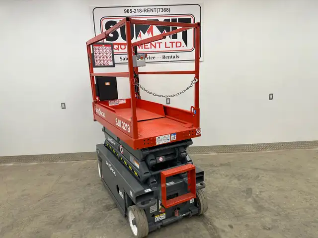 2013 SKYJACK SJ3219 Electric Scissor Lift in Heavy Equipment in Hamilton - Image 15