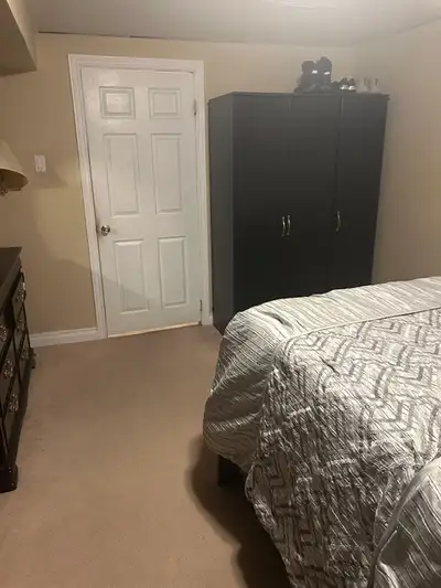 1 bedroom for rent in a 4-bedroom house in BarhavensBasement
