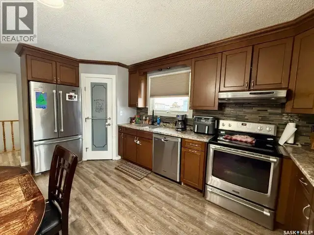 30 West ROAD Kindersley, Saskatchewan in Houses for Sale in Saskatoon - Image 11