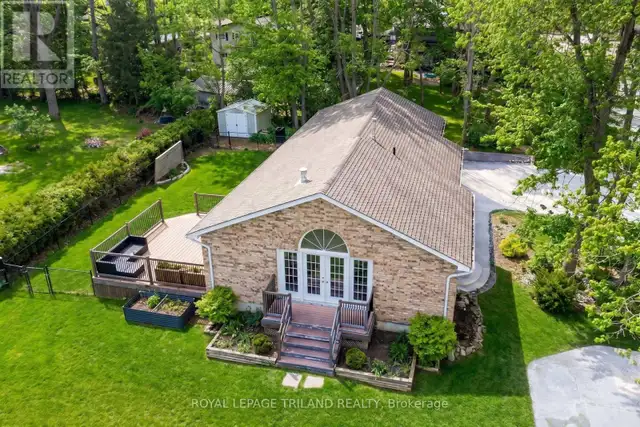 10234 JULIE AVENUE Lambton Shores (Grand Bend), Ontario in Houses for Sale in Grand Bend - Image 7
