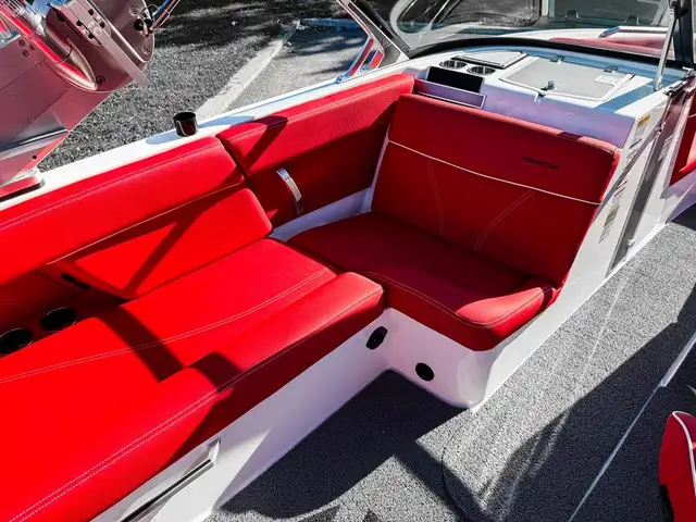 2019 Mastercraft XT 23 in Powerboats & Motorboats in Laval / North Shore - Image 15