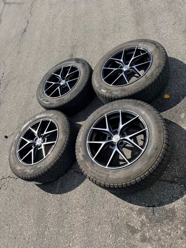 225/65/17 toyota rav4 venza 5x114.3 pirelli winters in Tires & Rims in Mississauga / Peel Region - Image 8