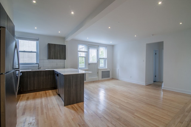 2105 Chomedey Street — photo 2
