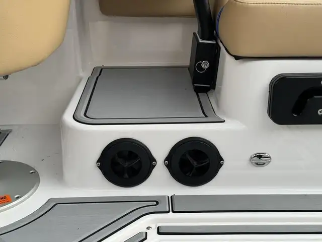 2024 Moomba Makai in Powerboats & Motorboats in Edmonton - Image 10