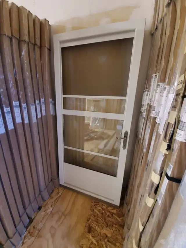 Storm doors / screen doors in Windows, Doors & Trim in Strathcona County - Image 2