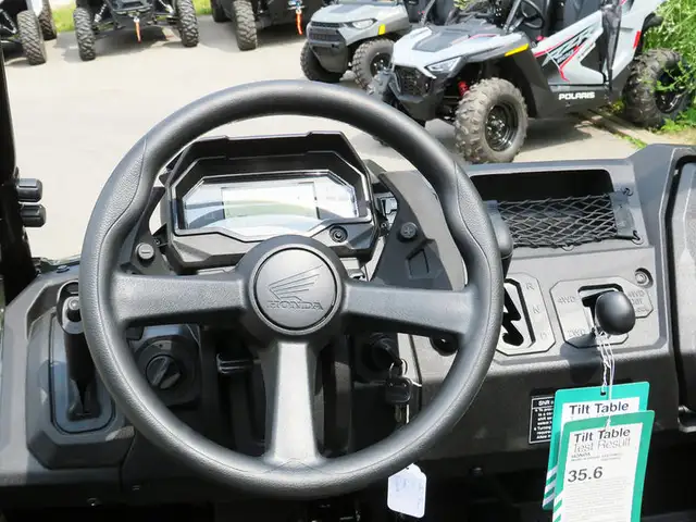 2025 Honda Pioneer 700-2P DLX in ATVs in Cambridge - Image 13