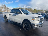 The 2021 Ram 1500 Tradesman in a stunning white finish offers impressive 4x4 capabilities for incred... (image 3)