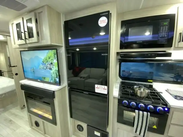 2025 EAST TO WEST Alta 3150KBH in Travel Trailers & Campers in Bedford - Image 25