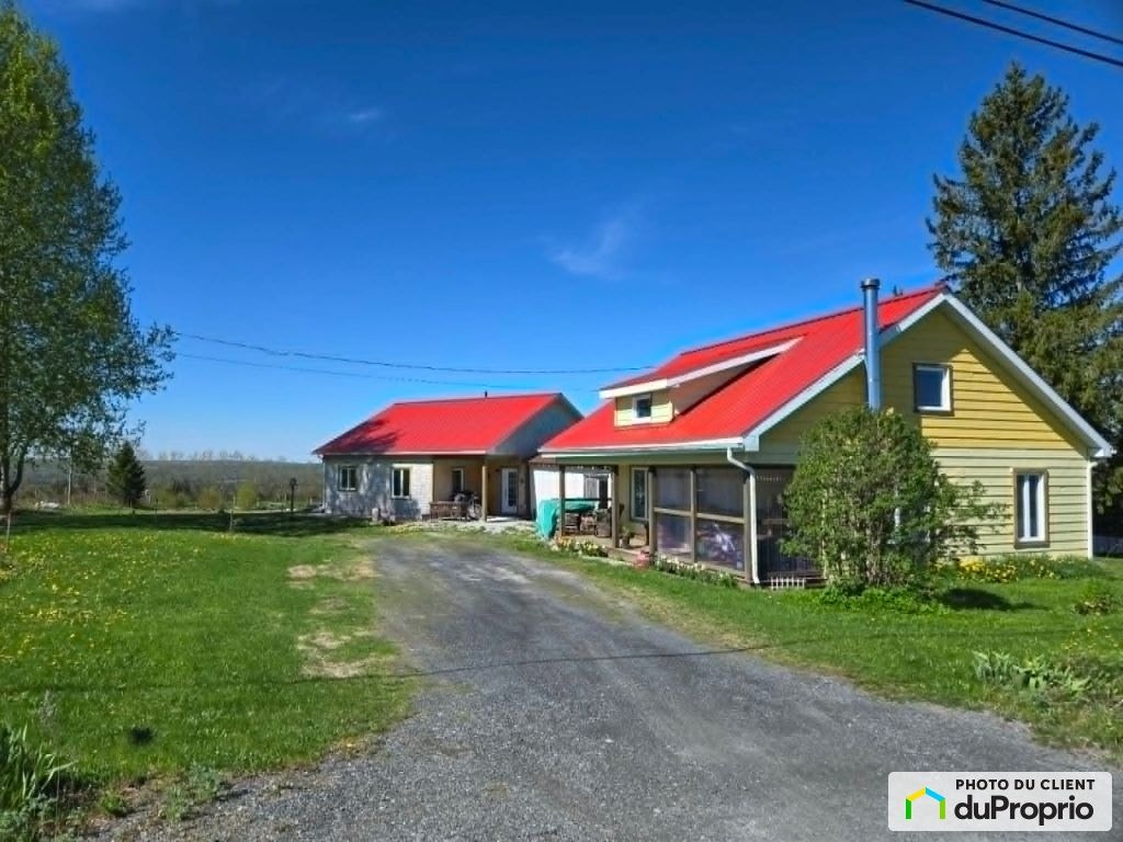 $396,000 - Country home for sale in St-Joseph-De-Ham-Sud — photo 1