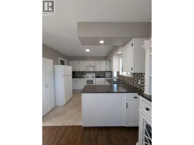 5665 HORSE LAKE ROAD 100 Mile House, British Columbia in Houses for Sale in 100 Mile House - Image 22