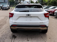 Experience the versatile 2024 Chevrolet Trax FWD 4dr ACTIV, now available in a sophisticated white f... (image 3)