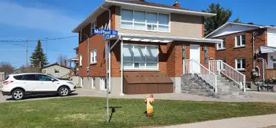 3 bedroom main floor apartment for rent available Sept 1st