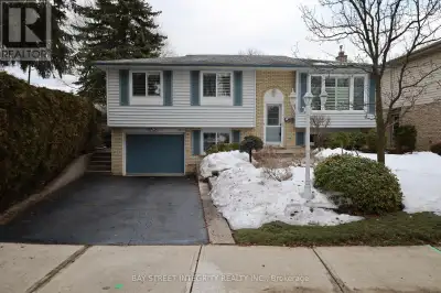 1261 RICHARDS CRESCENT Oakville (CP College Park), Ontario