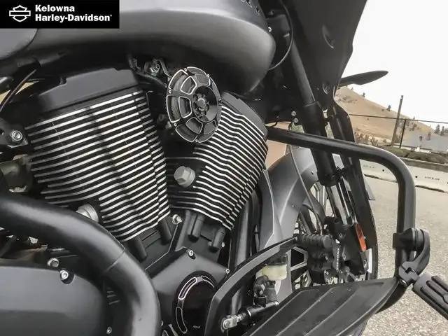 2016 Victory Motorcycles Magnum X-1 Stealth Edition in Sport Touring in Kelowna - Image 18