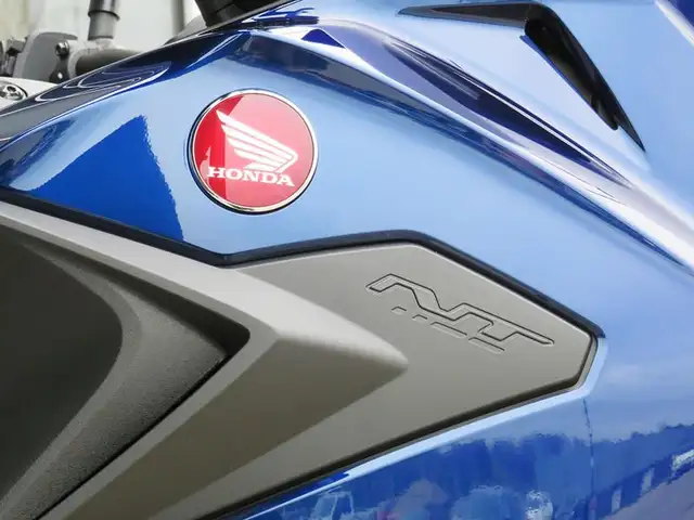 2025 Honda NT1100 DCT in Sport Touring in Cambridge - Image 16