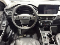 POWER OPEN/CLOSE PANORAMIC VISTA ROOF, NAVIGATION SYSTEM, HEATED STEERING WHEEL, ADAPTIVE CRUISE CON... (image 9)