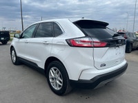Odometer is 39608 kilometers below market average! Oxford White 2022 Ford SEL 4D Sport Utility AWD 8... (image 6)