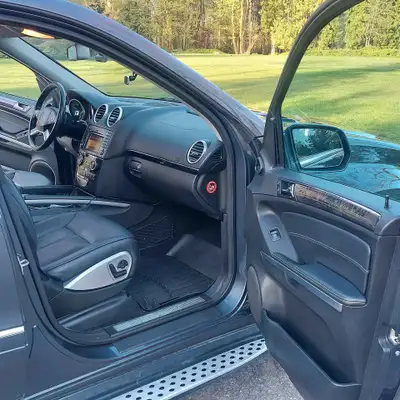 You want find a clean example like this unit! Very well taken care off car. Without the top box and...