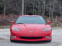 Powerful 6.2L V8 engine with manual transmission - Premium audio system with satellite radio - Advan... (image 4)