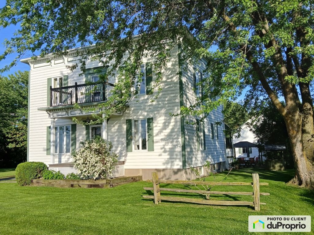 $525,000 - 2 Storey for sale in St-Zephirin-De-Courval — photo 1