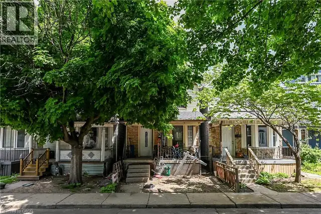 55 FRANCIS Street Hamilton, Ontario in Houses for Sale in Mississauga / Peel Region - Image 3