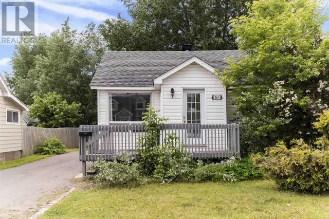 561 Wellington ST W Sault Ste. Marie, Ontario in Houses for Sale in Sault Ste. Marie - Image 3