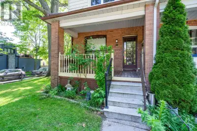 Prime prime beach south of Queen St East. Bright, pretty, super sunny, spacious, brick, backs to Pan...