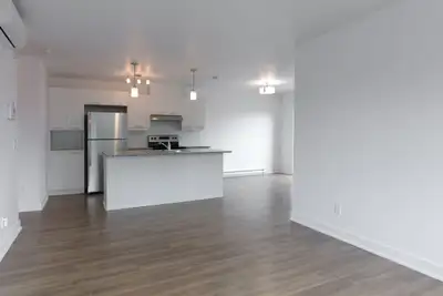 renovated 1-bedroom for rent, August 1, Saint-Lambert - ID 2216