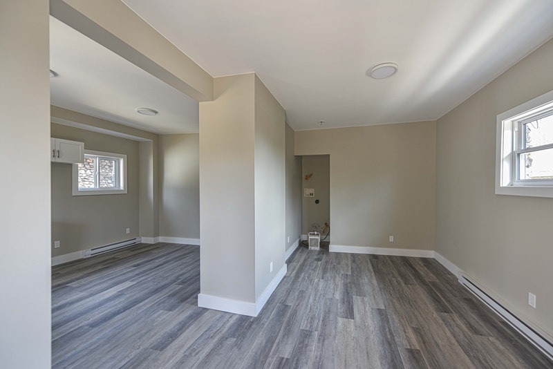 Beautiful, Newly Renovated 1 Bed Main Floor Unit 3
