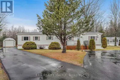 Snowbirds and retirees! This is the way life should be. Affordable living in this 2 bedroom modular...