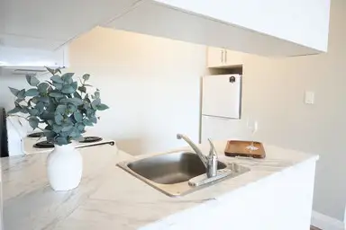 Modern Upgraded 1 Bedroom Apartment at Park Towers Guelph in Long Term Rentals in Guelph - Image 10