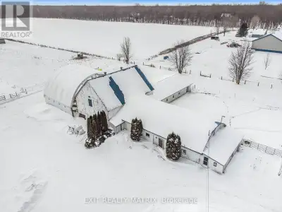 Escape to the countryside with this exceptional farm for lease, offering the perfect blend of rural...