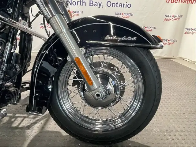 2014 Harley-Davidson Heritage Softail Classic CANADIAN HARLEY/ST in Sport Touring in North Bay - Image 25