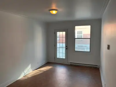 Simple 3 1/2 NDG 2nd Floor Apt N7