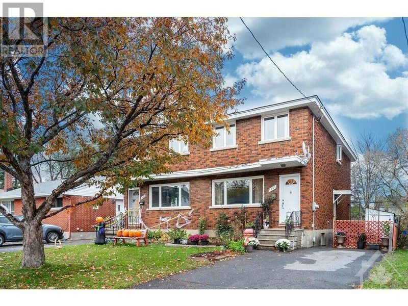 1389 Raven A 3 Bedroom Town Home (Carlington, Ottawa) Long Term