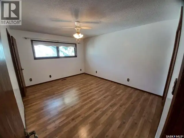 113 5th AVENUE Gravelbourg, Saskatchewan in Houses for Sale in Moose Jaw - Image 19
