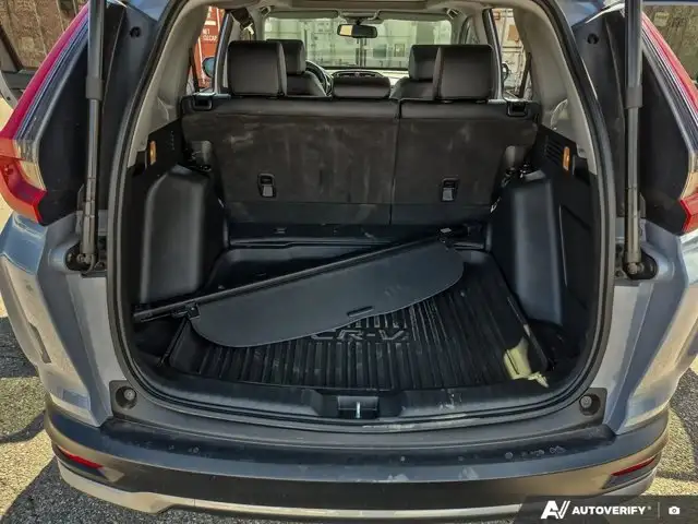 2021 Honda CR-V Touring | One Owner | Moonroof | Leather in Cars & Trucks in Calgary - Image 17