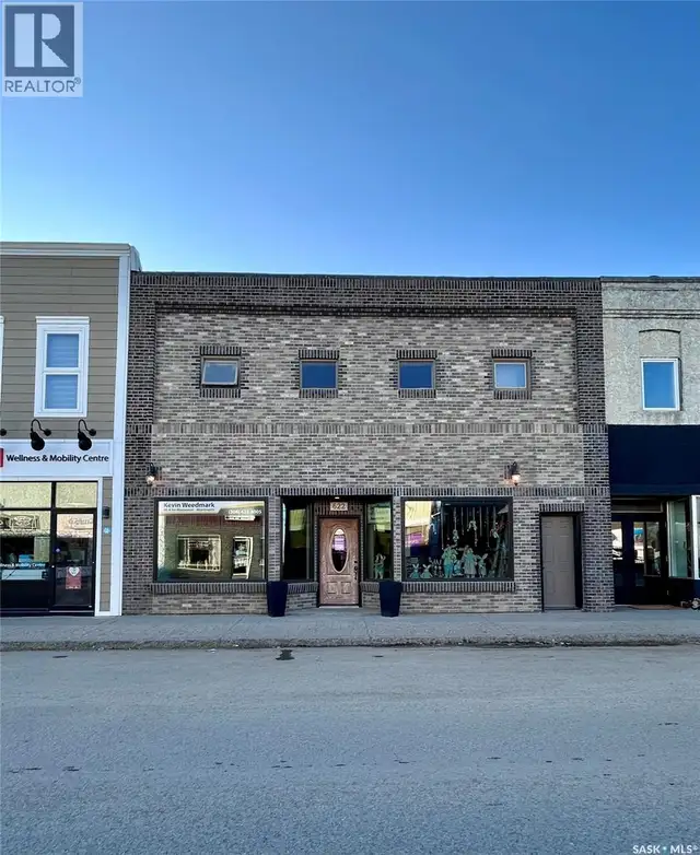 622 Main STREET Moosomin, Saskatchewan in Commercial & Office Space for Sale in Regina - Image 2